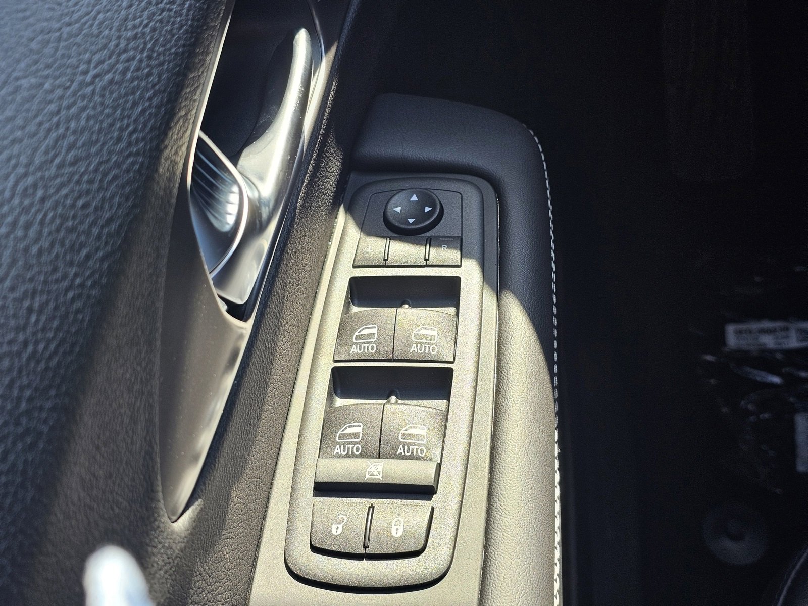 New 2026 Chrysler Voyager LX image 20