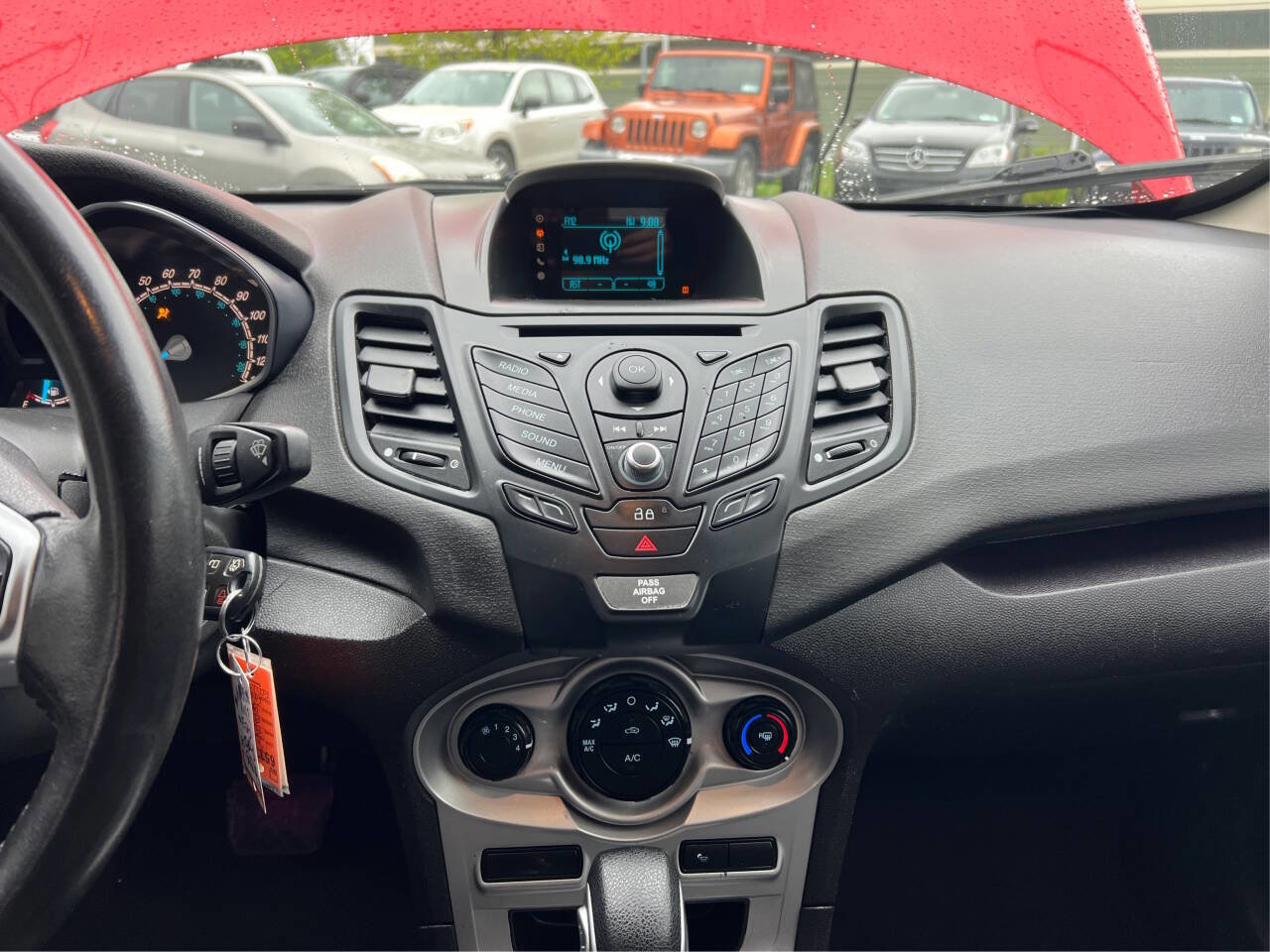 Used 2015 Ford Fiesta SE image 13