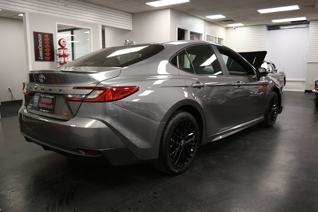 Certified 2025 Toyota Camry SE image 7