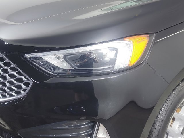 Certified 2024 Ford Edge SEL w/ Convenience Package AWD/4WD image 9
