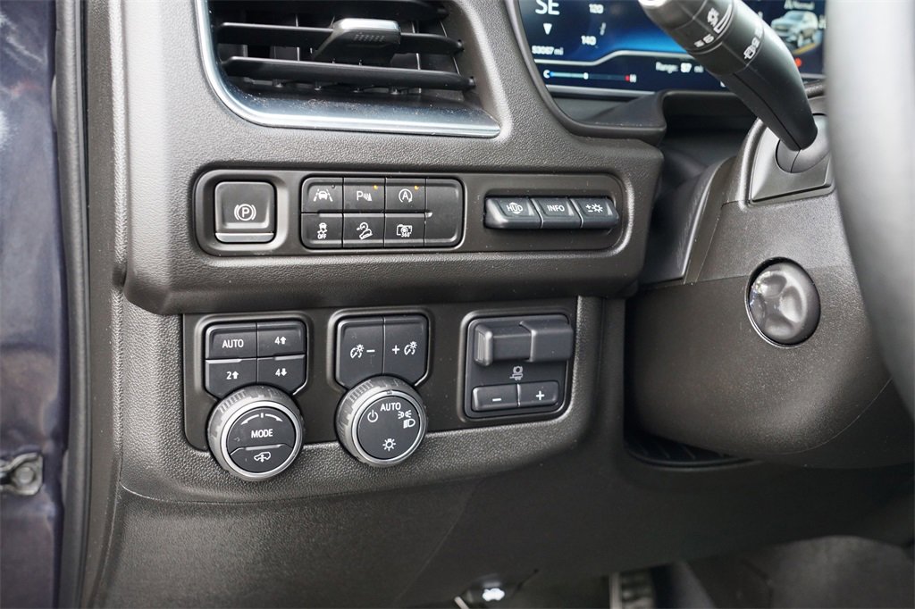 Used 2023 Chevrolet Suburban High Country image 16