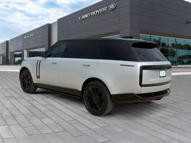 Certified 2026 Land Rover Range Rover Long Wheelbase SE AWD/4WD image 3
