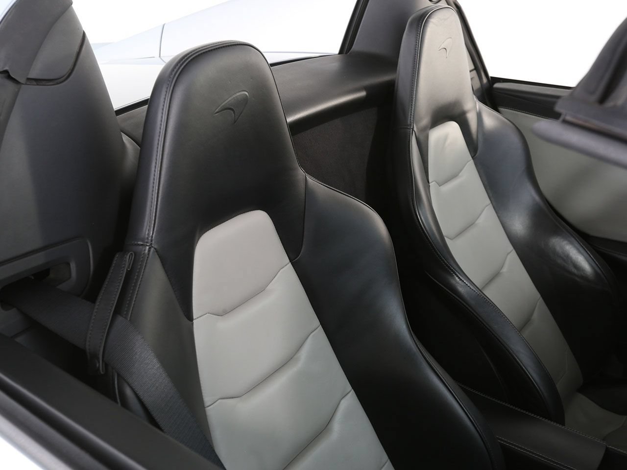 Used 2014 McLaren MP4-12C Spider RWD image 20