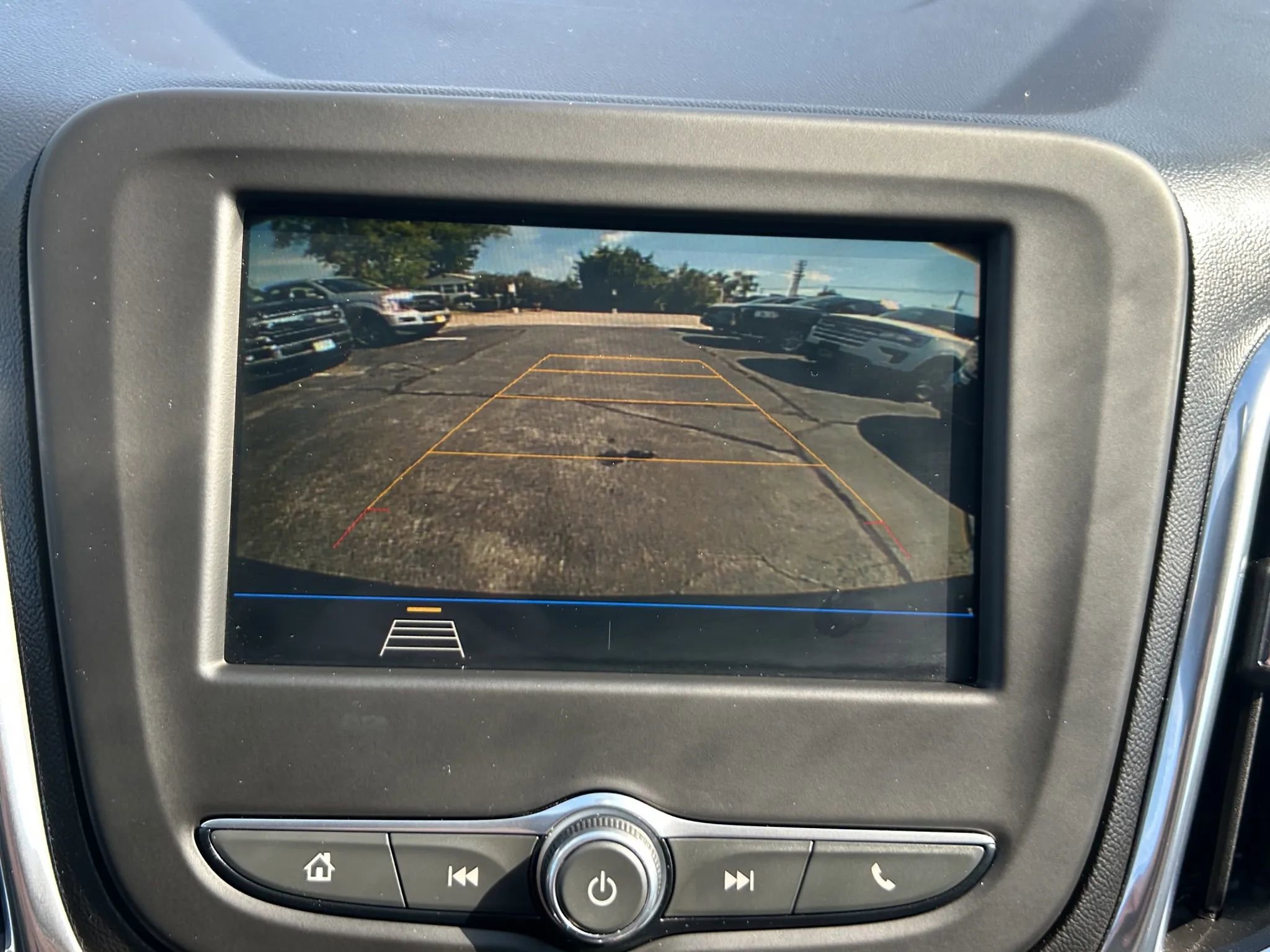 Used 2019 Chevrolet Equinox LS w/ LS Convenience Package image 19