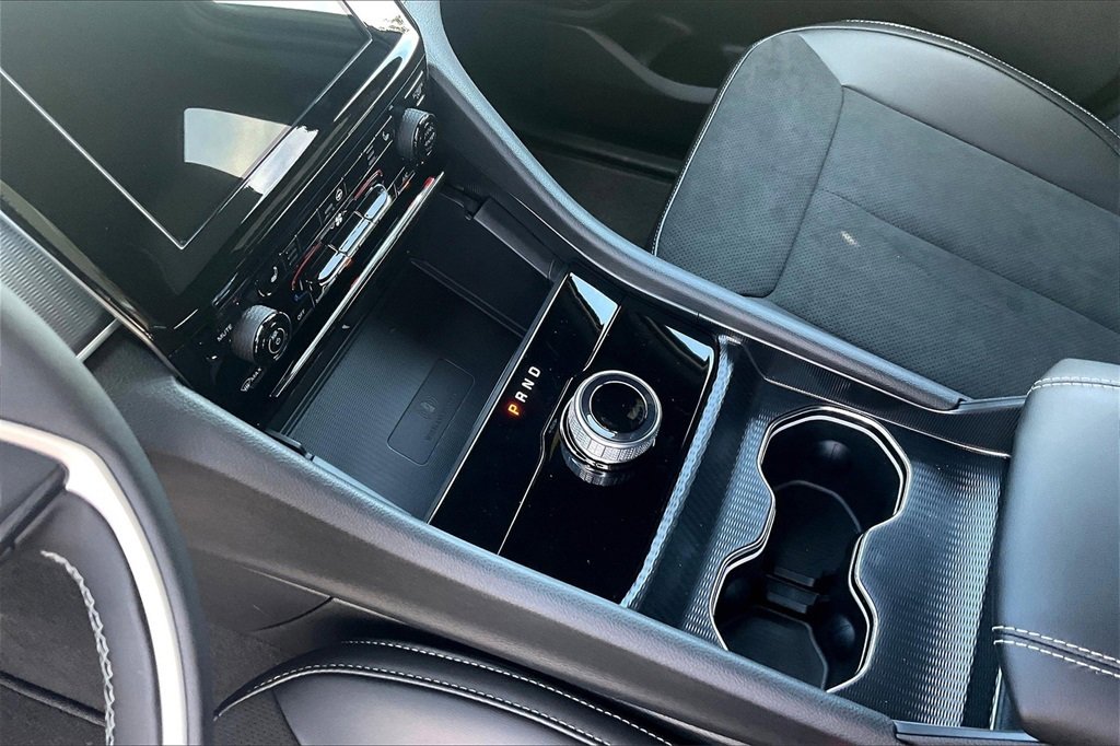 New 2025 Jeep Grand Cherokee Altitude image 8