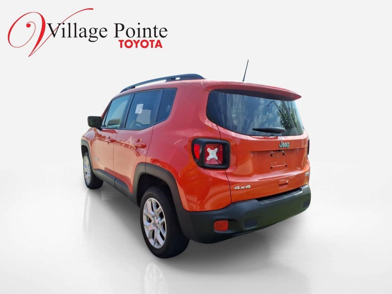 Used 2018 Jeep Renegade Latitude w/ Popular Equipment Group AWD/4WD image 2