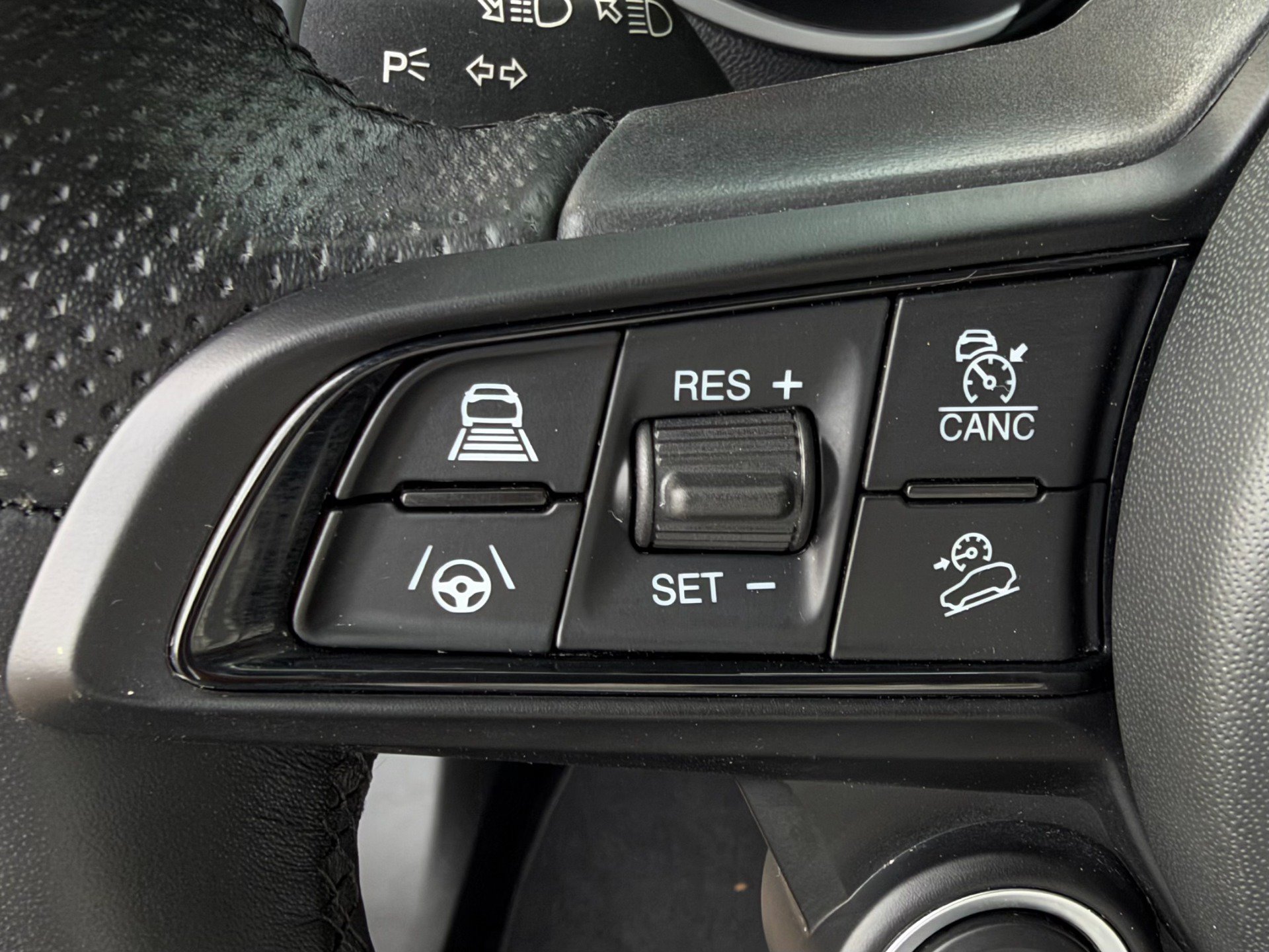 Used 2025 Alfa Romeo Stelvio Tributo Italiano w/ Driving Assist Package AWD/4WD image 22