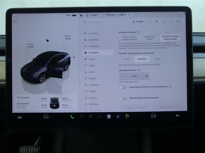 Used 2023 Tesla Model Y AWD image 15
