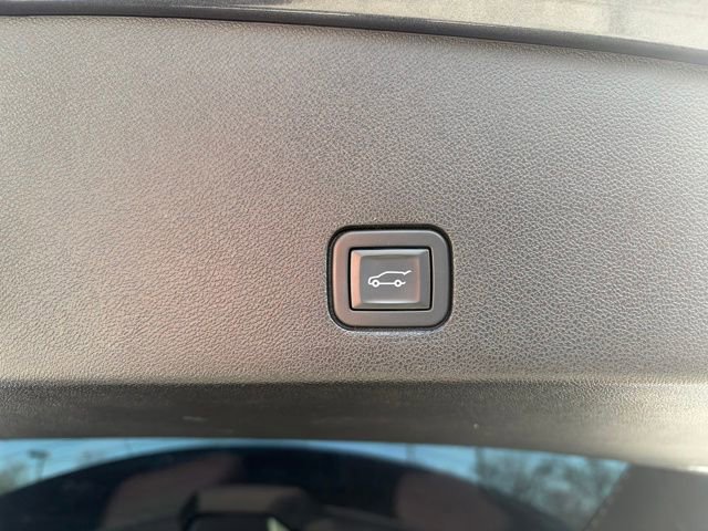 Used 2022 Cadillac XT6 Premium Luxury image 37