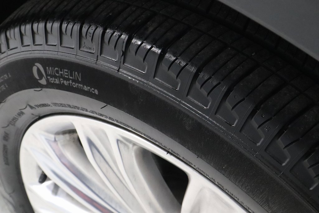 Certified 2022 Ford Explorer Limited w/ Hybrid Equipment Group 310A image 20