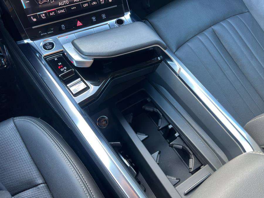 Used 2023 Audi e-tron Premium Plus w/ Premium Plus Package image 26