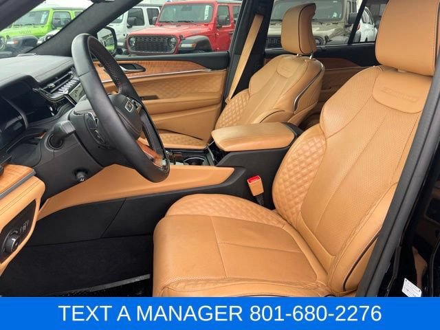 Used 2022 Jeep Grand Cherokee Summit AWD/4WD image 15