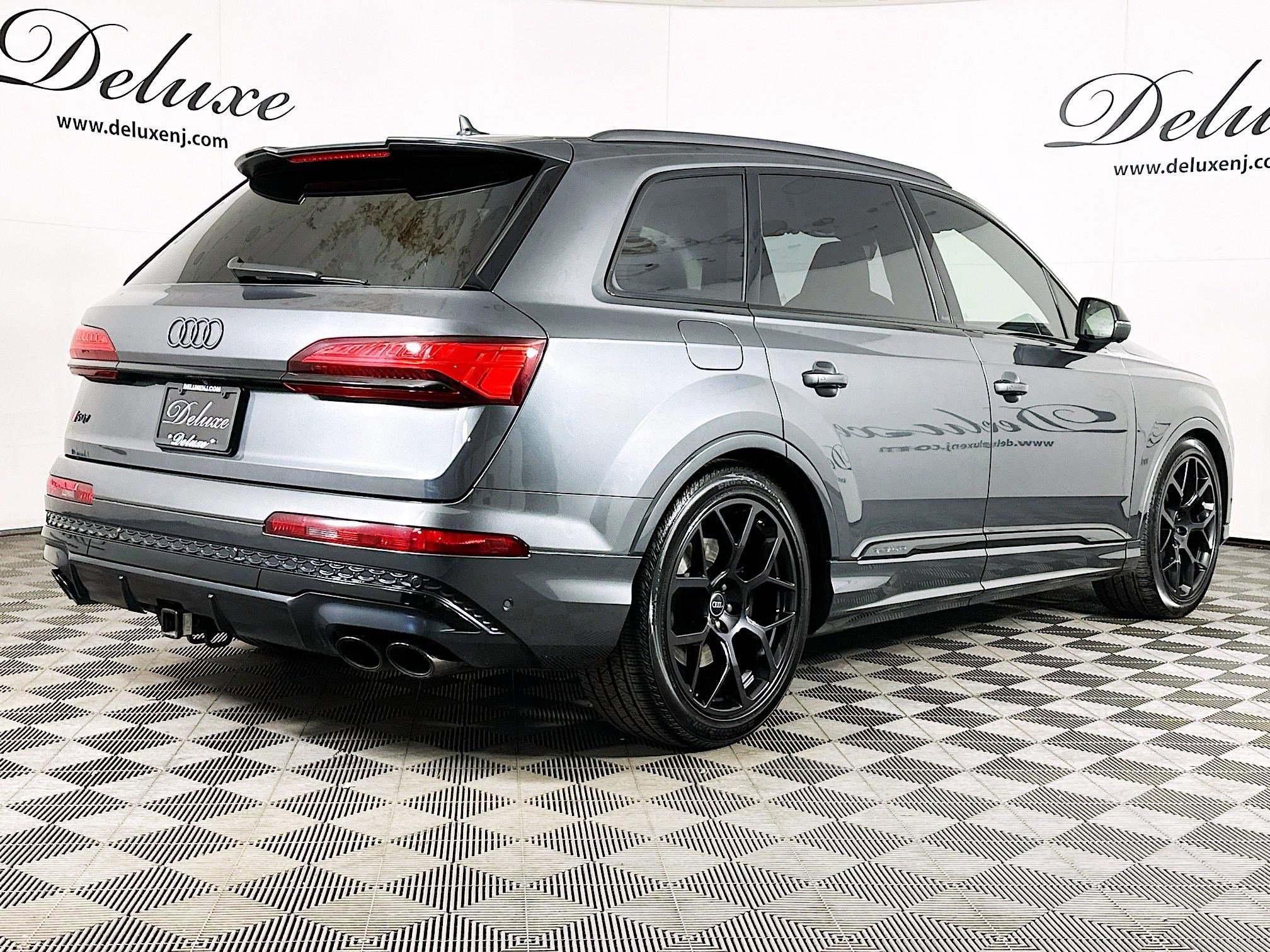 Used 2025 Audi SQ7 Premium Plus w/ Executive Package image 6