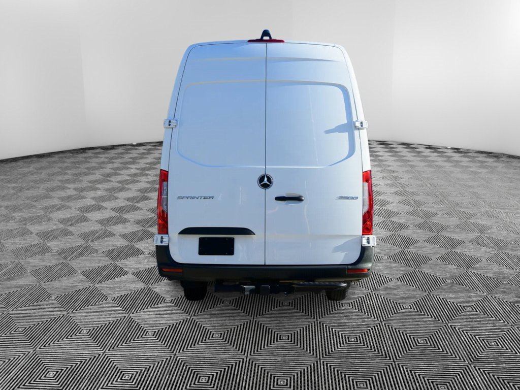 Used 2025 Mercedes-Benz Sprinter 2500 image 4