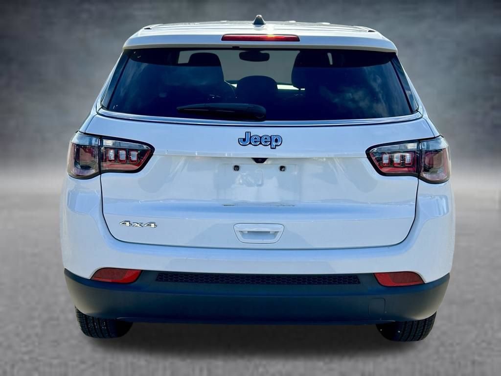 Used 2024 Jeep Compass Sport AWD/4WD image 7