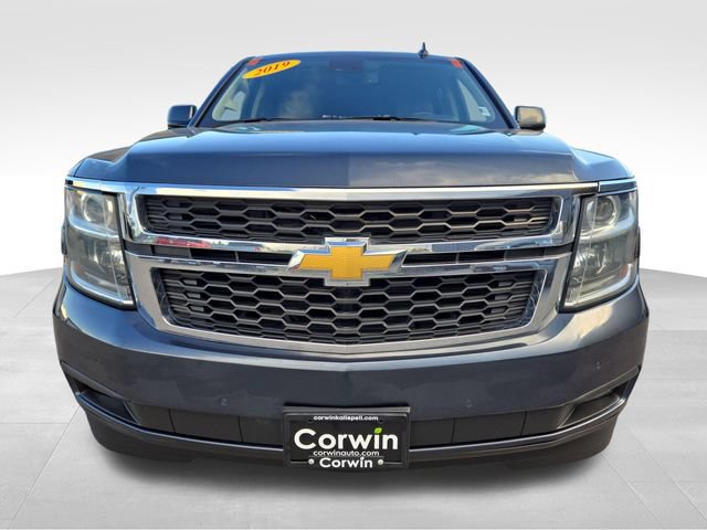 Used 2019 Chevrolet Suburban LT w/ Luxury Package AWD/4WD image 4