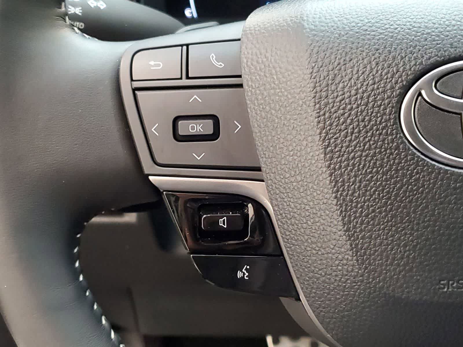 Used 2025 Toyota Camry SE FWD image 10