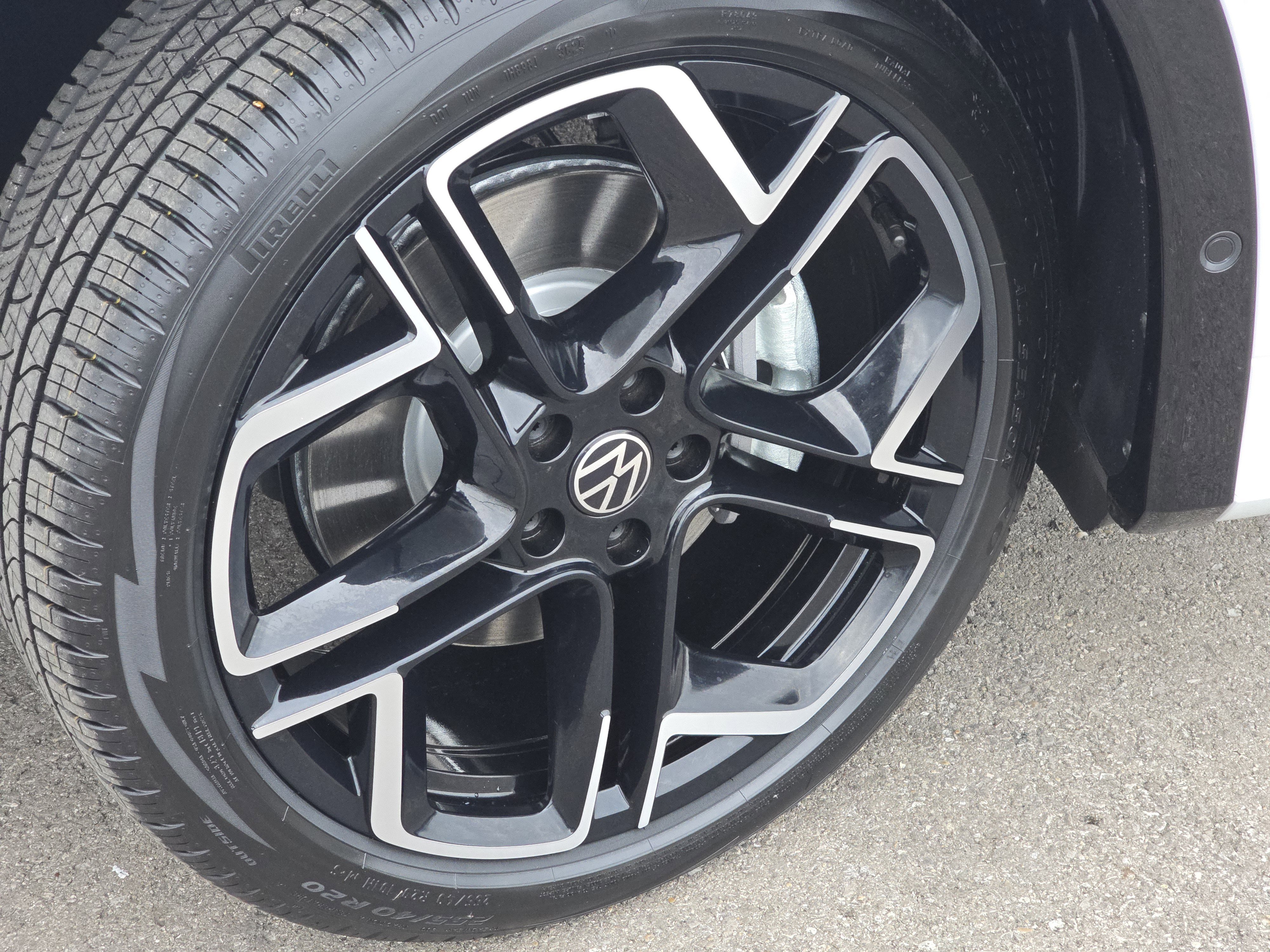 New 2026 Volkswagen Tiguan SEL R-Line image 15