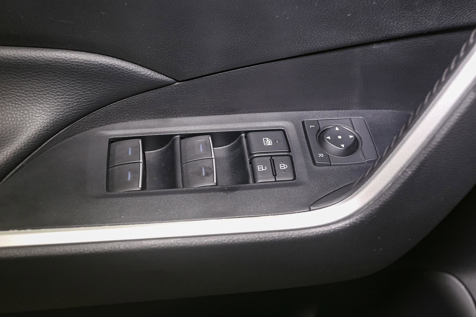 Used 2022 Toyota RAV4 XLE w/ XLE Grade Weather Package AWD/4WD image 43