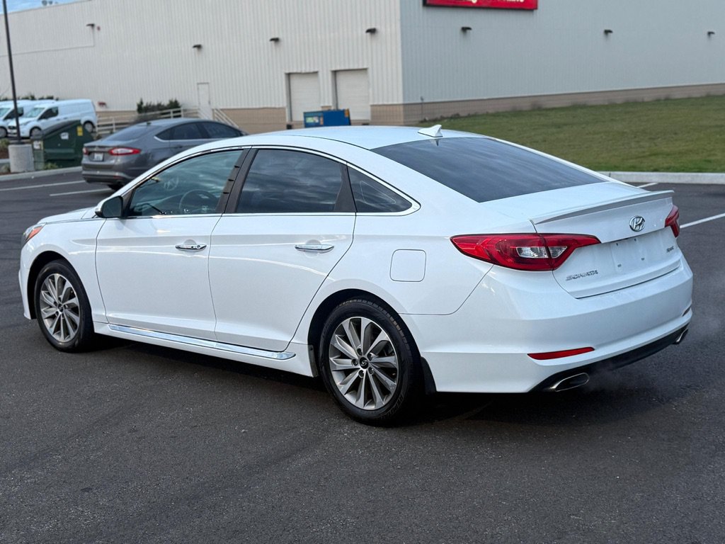 Used 2015 Hyundai Sonata Sport w/ Option Group 04 FWD image 7