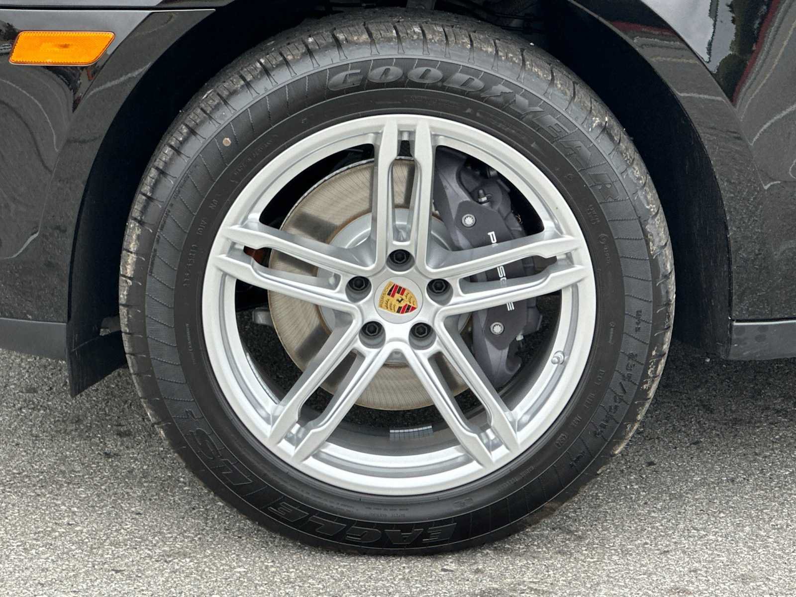 New 2025 Porsche Macan AWD/4WD image 23