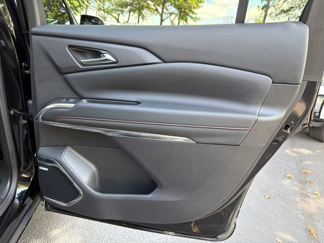 Used 2024 Chevrolet Traverse RS FWD image 16