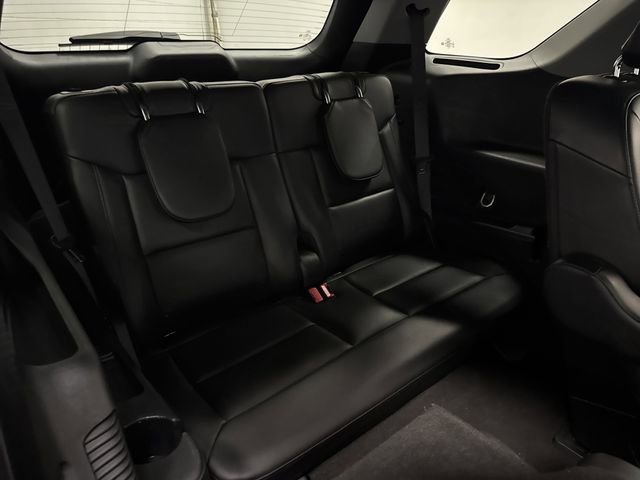 Used 2023 Ford Explorer XLT image 33