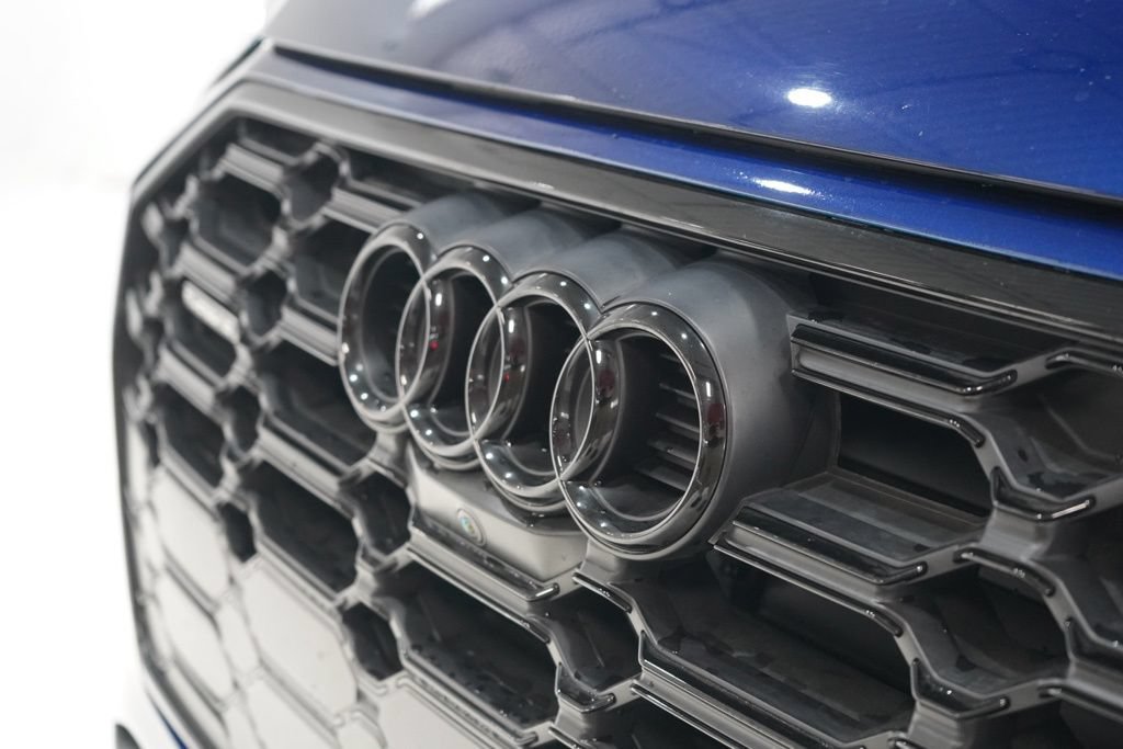Used 2022 Audi Q5 2.0T Premium Plus w/ Premium Plus Package AWD/4WD image 9