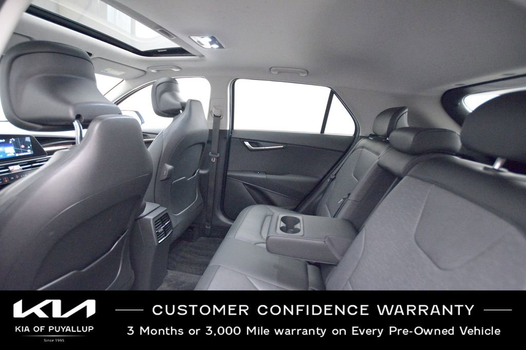 Certified 2024 Kia Niro SX image 12