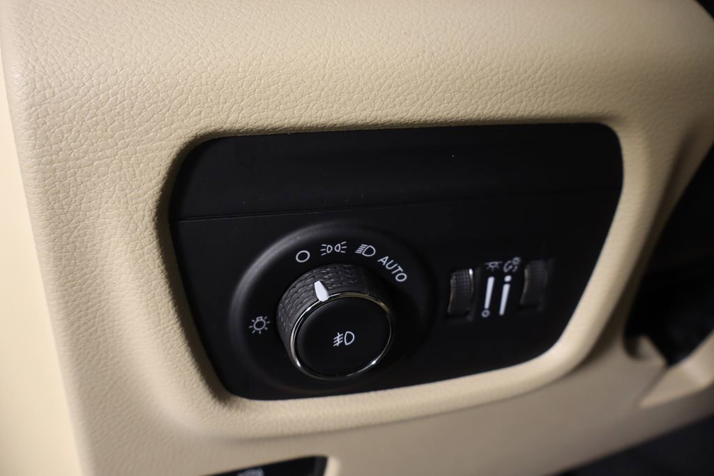 Used 2023 Jeep Grand Cherokee Limited w/ Trailer Tow Prep Group (B) image 23