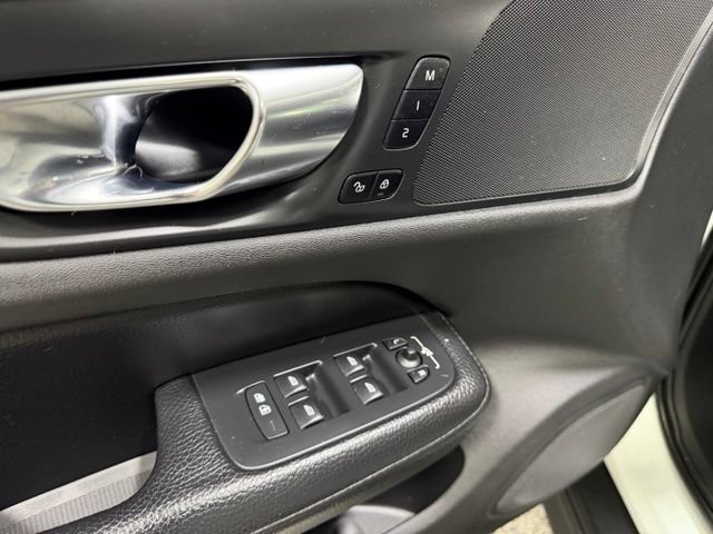 Used 2020 Volvo V60 T5 Cross Country w/ Protection Package Premier AWD/4WD image 22