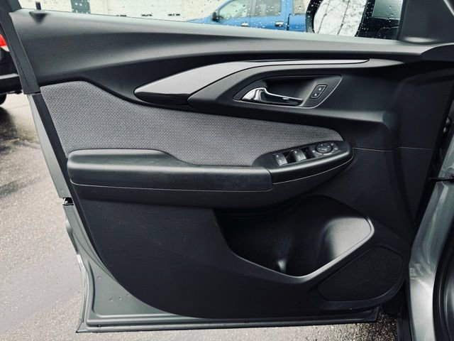 Used 2023 Chevrolet TrailBlazer LT w/ Convenience Package image 11