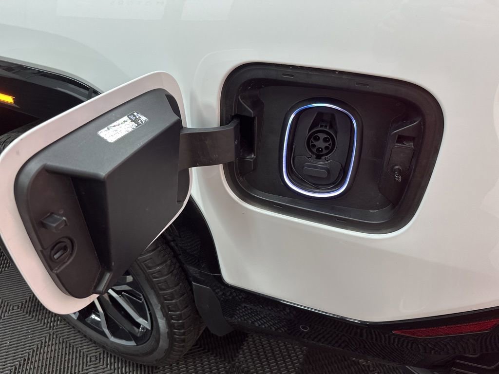 Used 2025 GMC Sierra EV Denali image 38