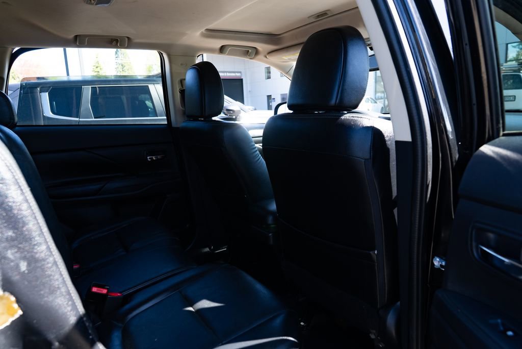 Used 2018 Mitsubishi Outlander GT image 24