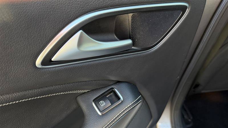 Used 2015 Mercedes-Benz GLA 250 4MATIC image 43