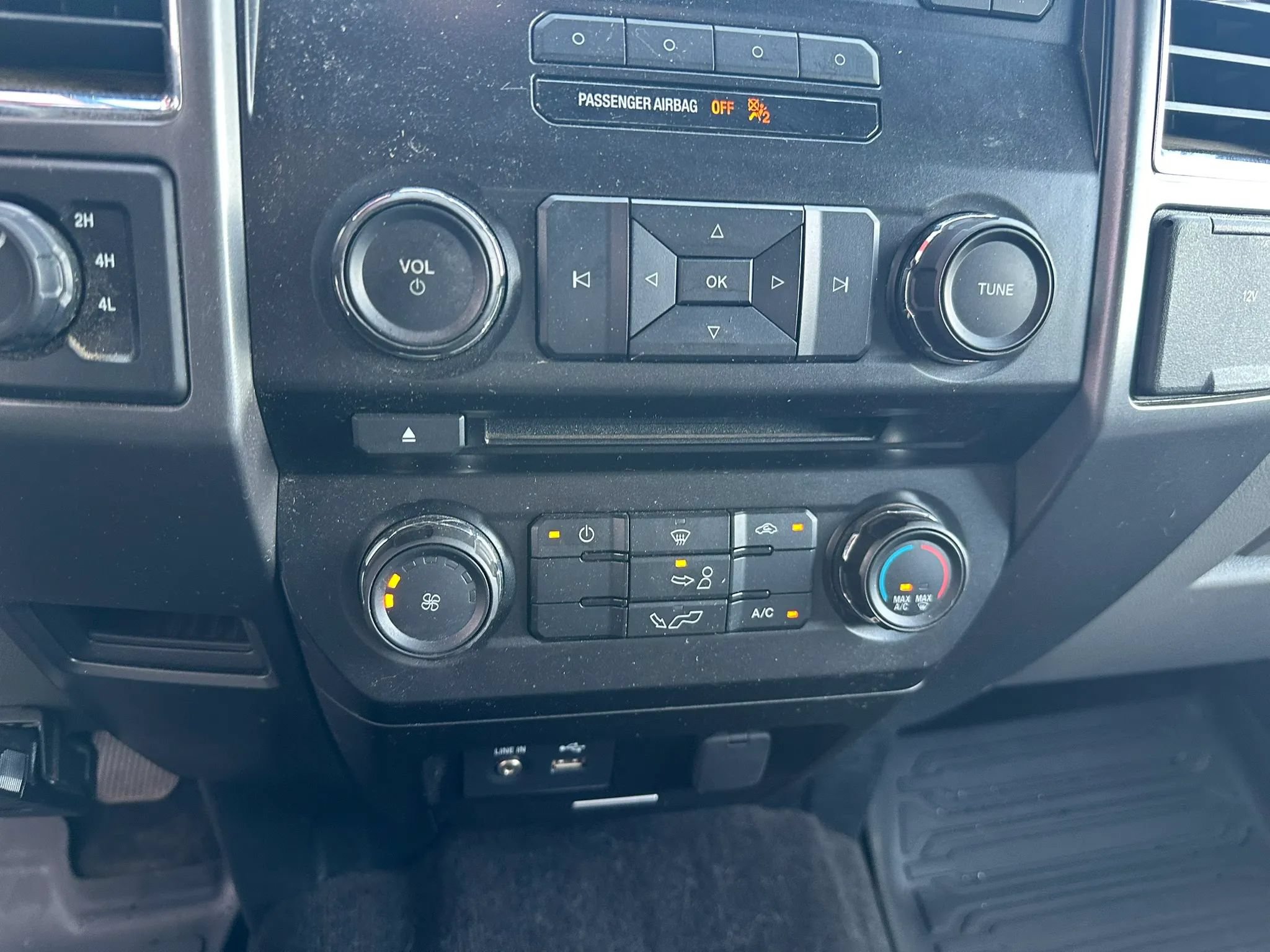 Used 2015 Ford F150 XLT AWD/4WD image 15