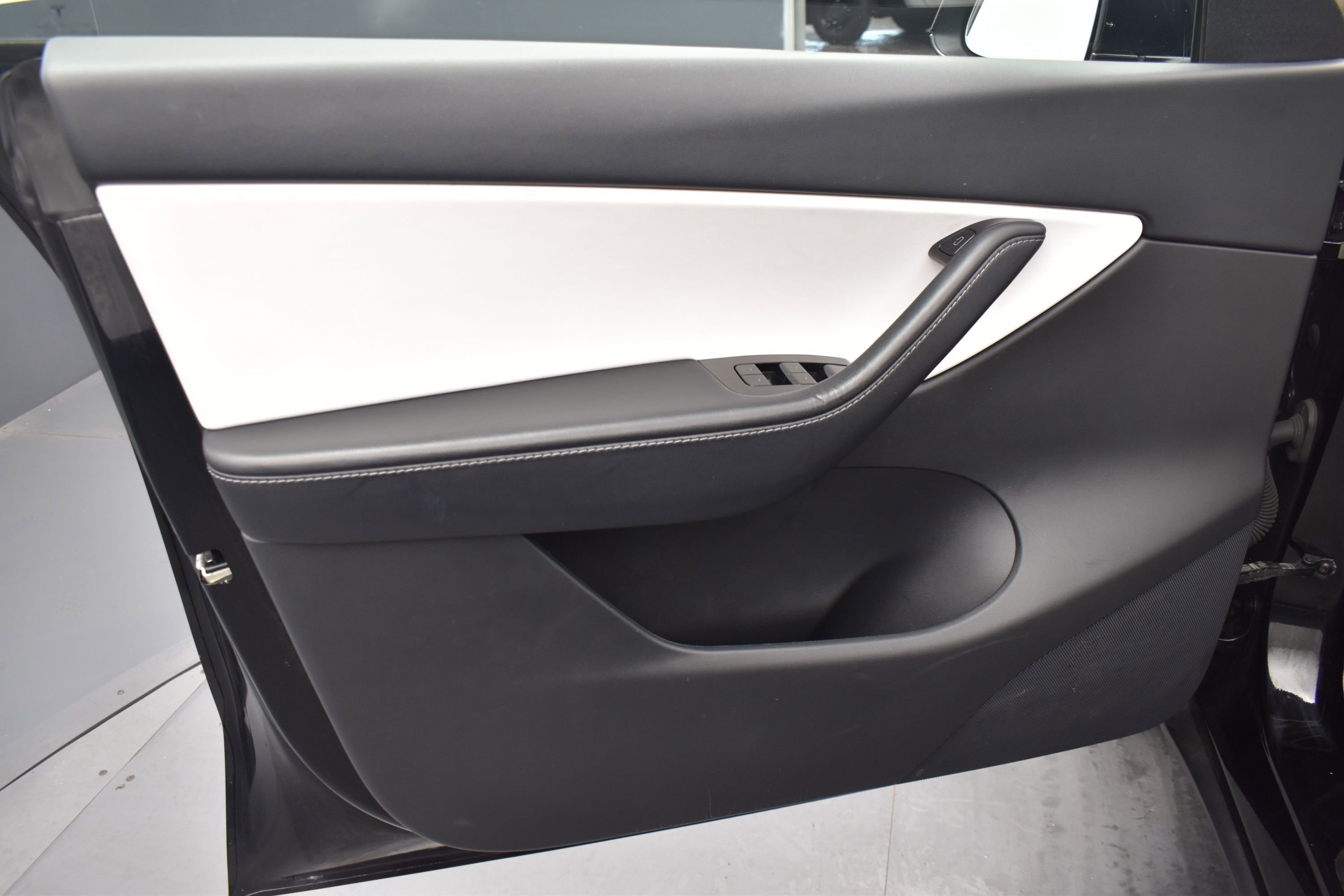 Used 2021 Tesla Model Y Long Range AWD/4WD image 5