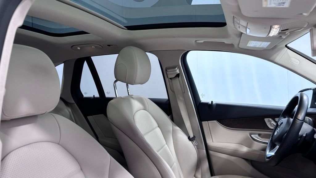 Used 2019 Mercedes-Benz GLC 300 4MATIC image 19