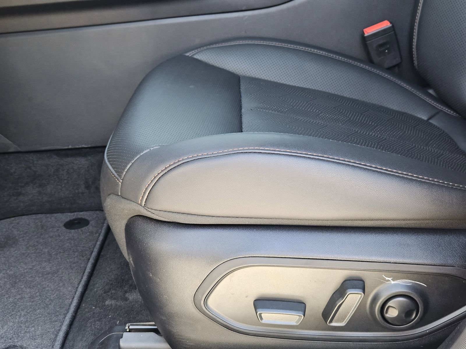 New 2026 Jeep Cherokee Overland image 25