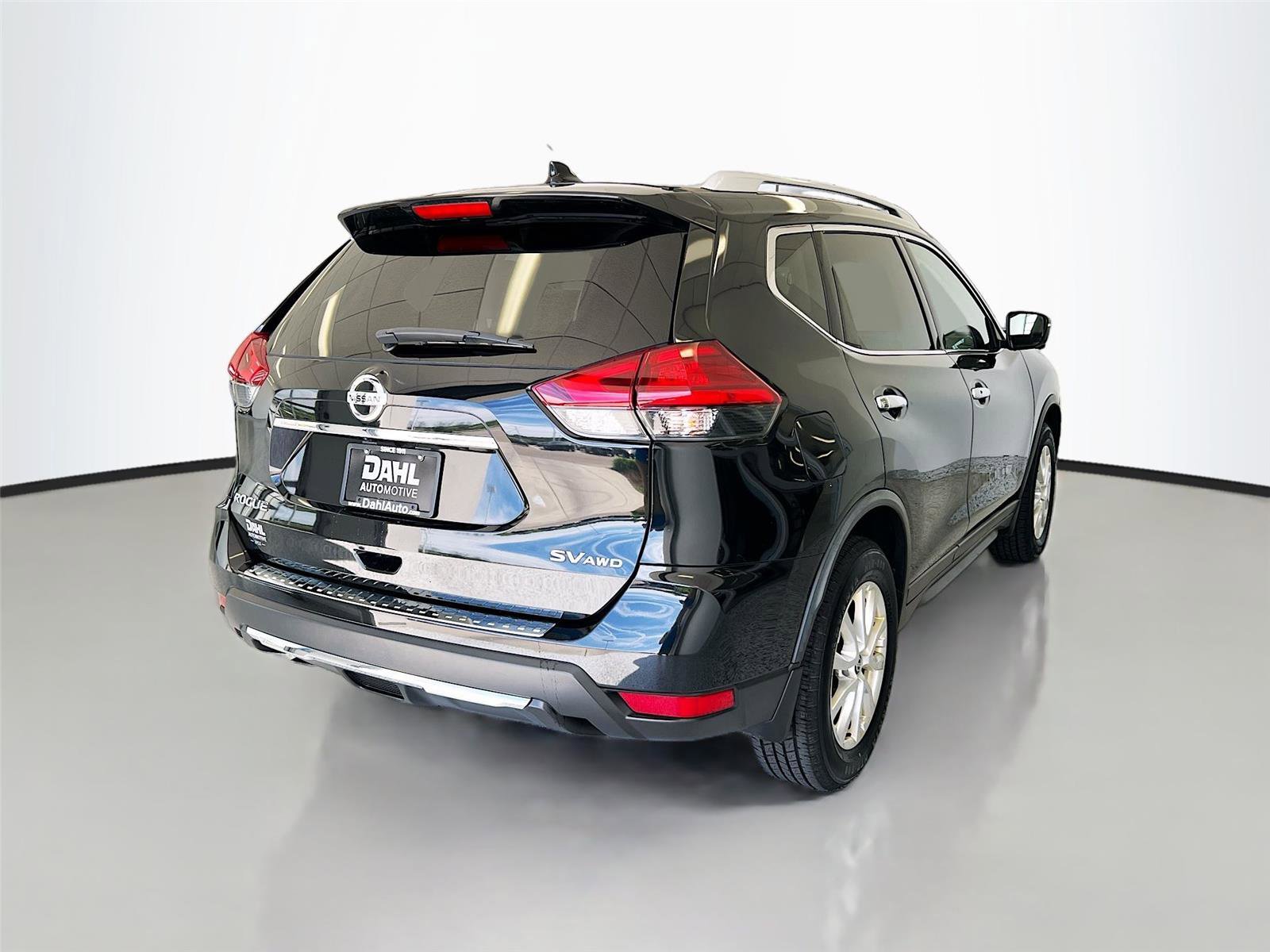 Used 2017 Nissan Rogue SV w/ SV Premium Package AWD/4WD image 15