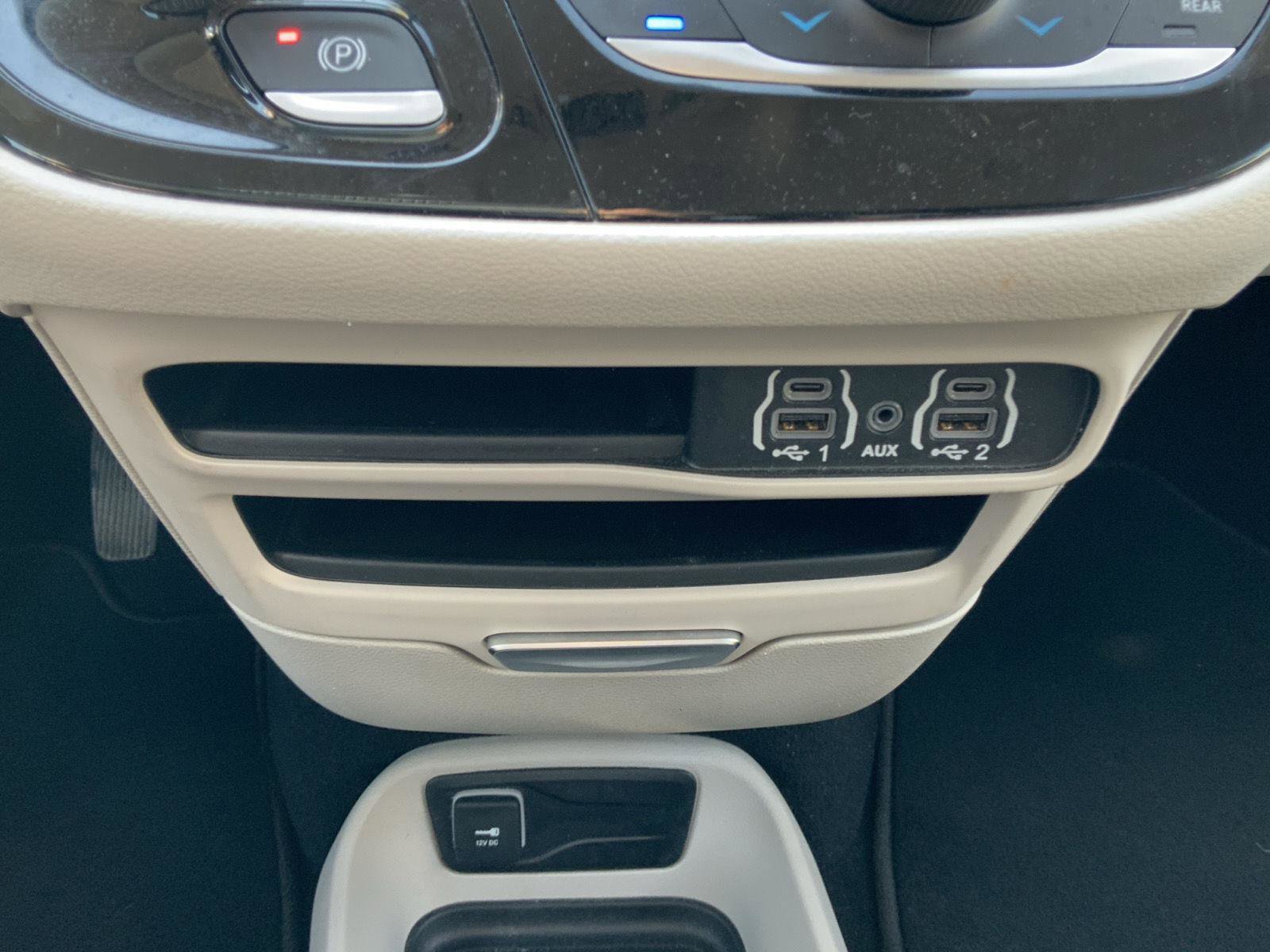 Used 2023 Chrysler Voyager LX FWD image 45