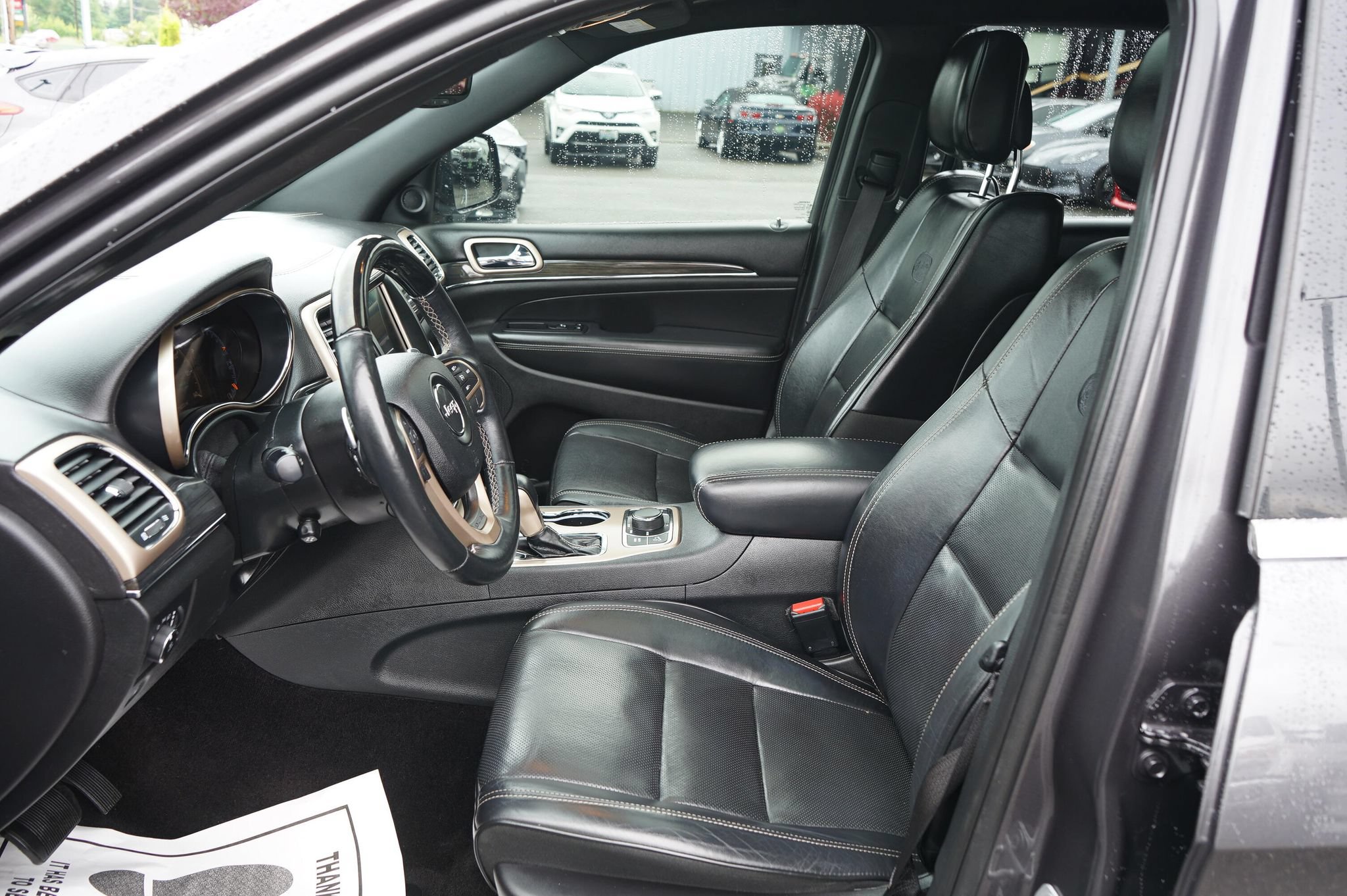 Used 2017 Jeep Grand Cherokee Overland AWD/4WD image 13