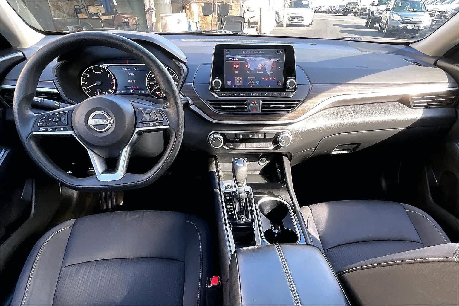 Used 2024 Nissan Altima 2.5 SV FWD image 10