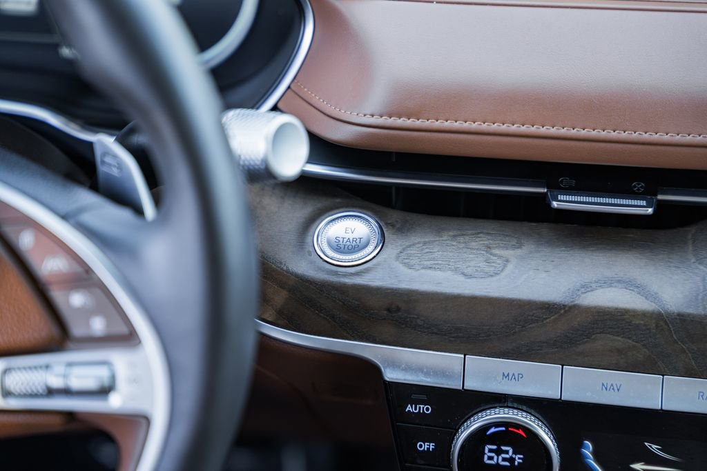 Used 2024 Genesis G80 image 21