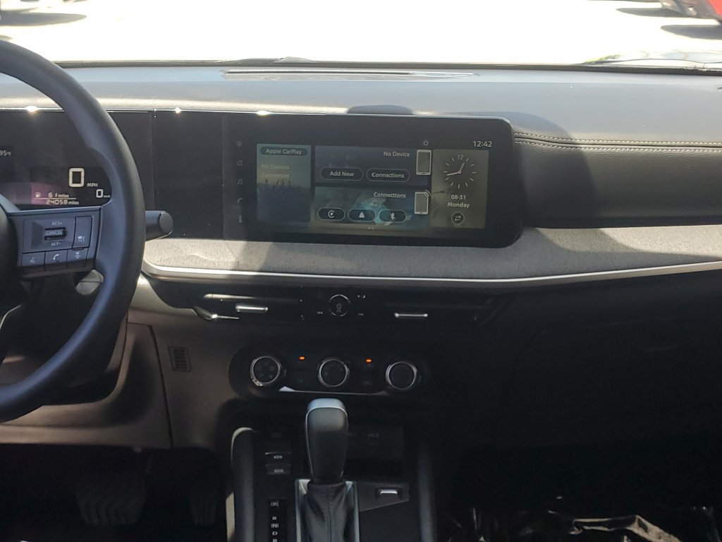 Certified 2025 Nissan Kicks SV FWD image 20
