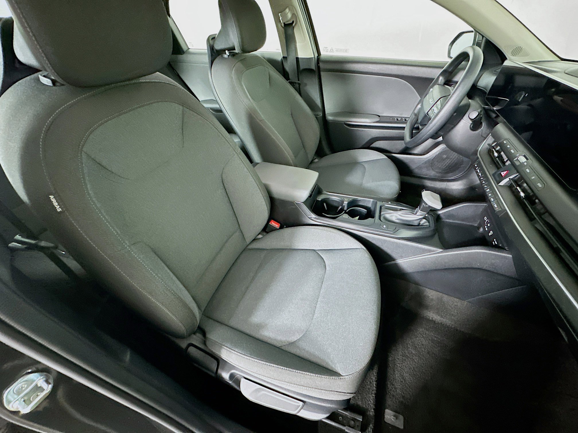 Used 2025 Kia K4 LXS image 31