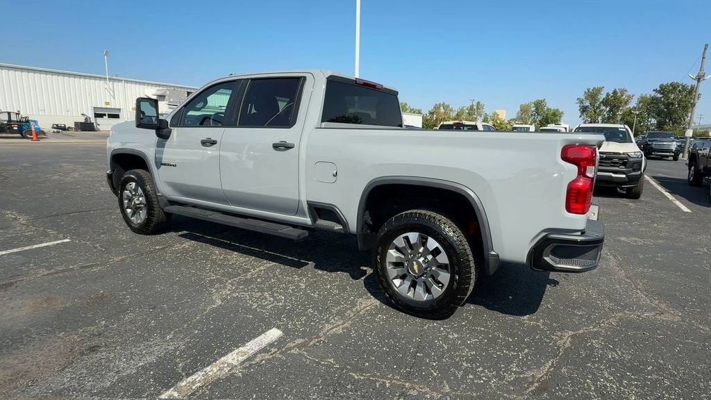 Used 2025 Chevrolet Silverado 2500 Custom w/ Custom Value Package AWD/4WD image 6