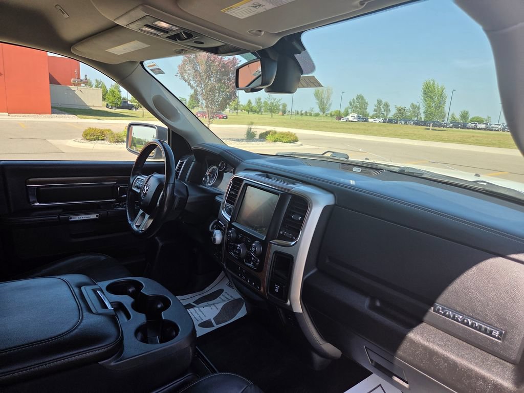 Used 2017 RAM 1500 Laramie w/ Convenience Group AWD/4WD image 38
