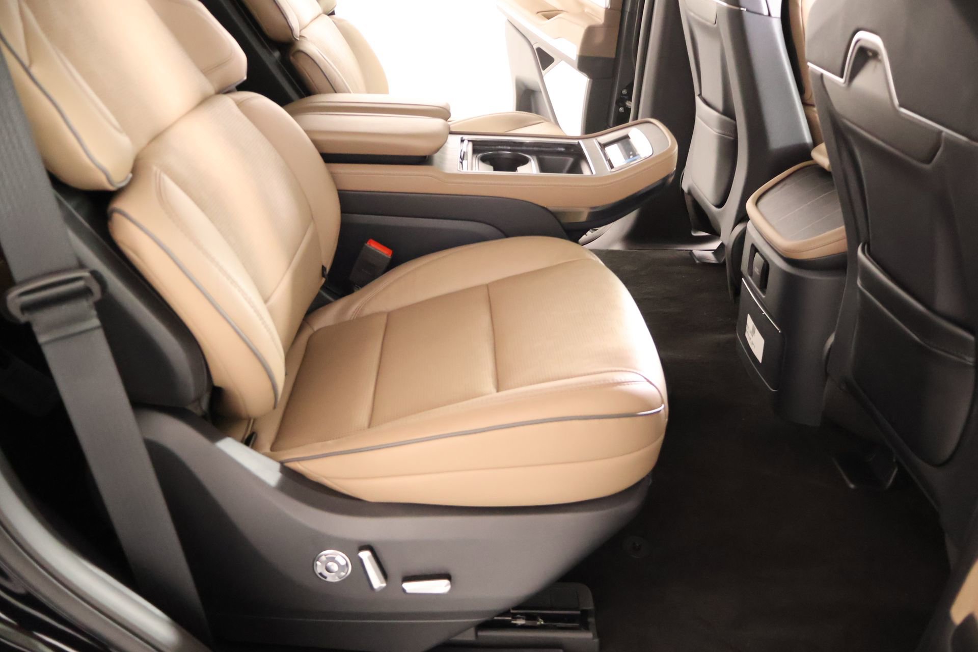 New 2026 Lincoln Navigator Black Label AWD/4WD image 15