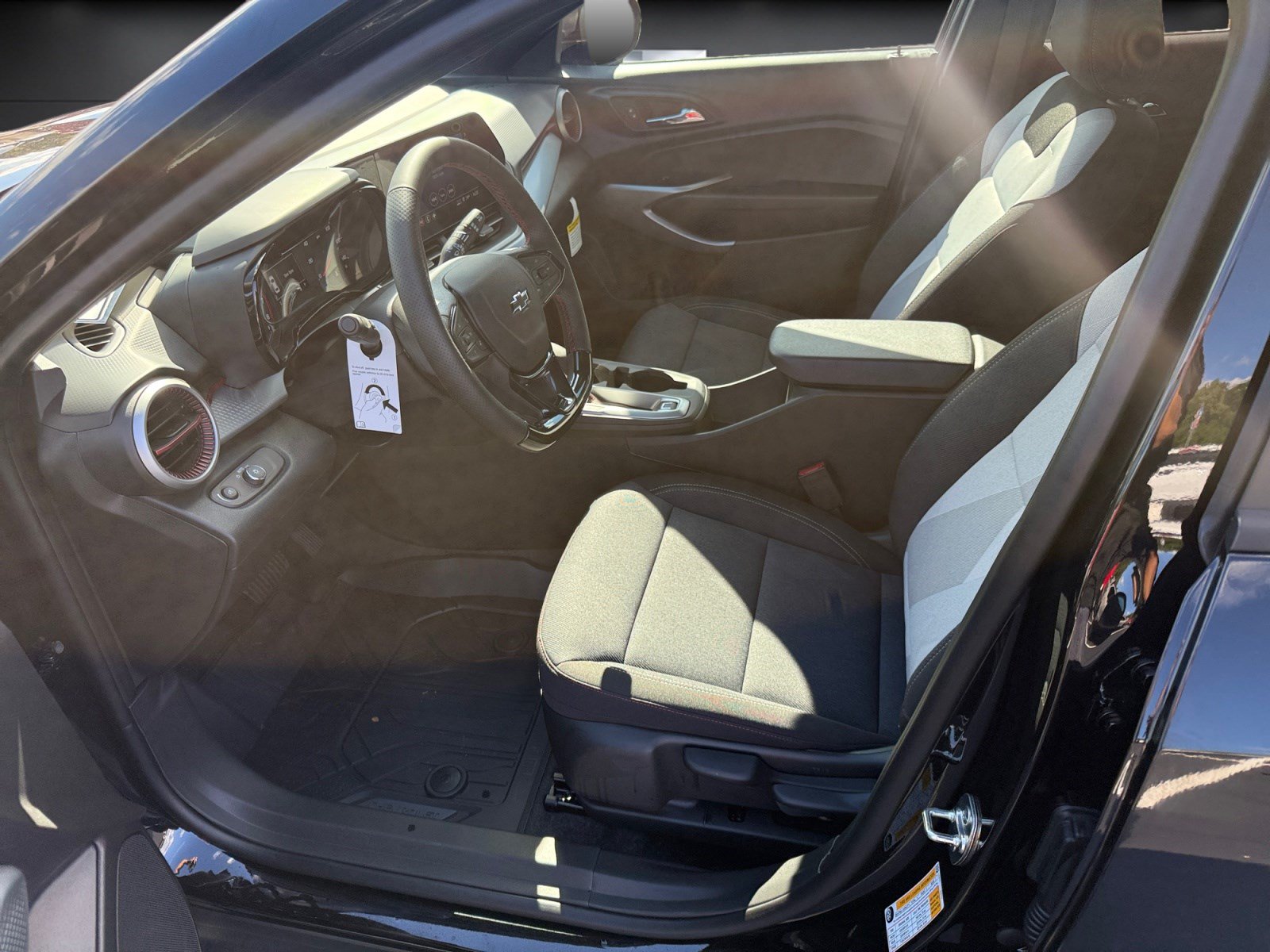 New 2026 Chevrolet Trax RS w/ Sunroof Package FWD image 11